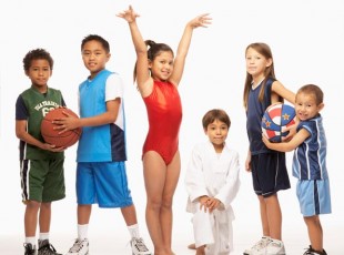 Crianças praticando esporte para ser verdadeiros atletas