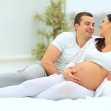 Gravidez e Namoro: Navegando Pelos Desafios do Amor e da Maternidade